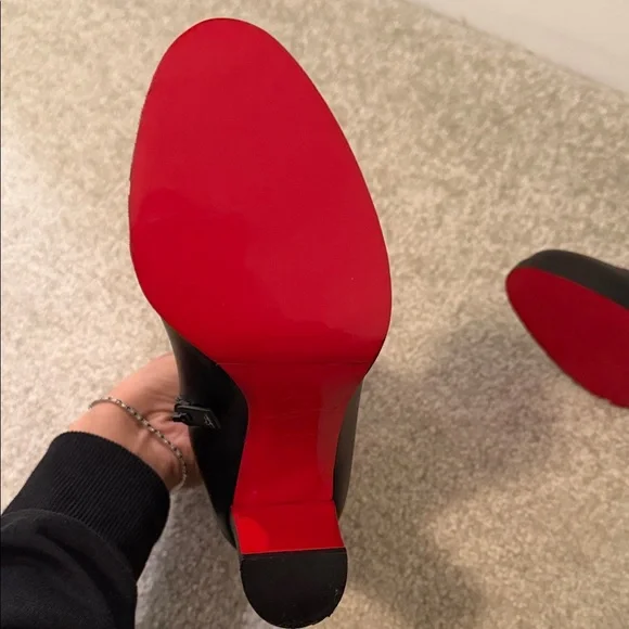 Christian Louboutin - Sleek Black Ankle Booties - Picture 5 of 6